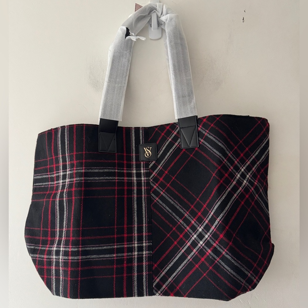 Victoria’s Secret Adorable Red‎ and Black Plaid Pattern Tote Bag
